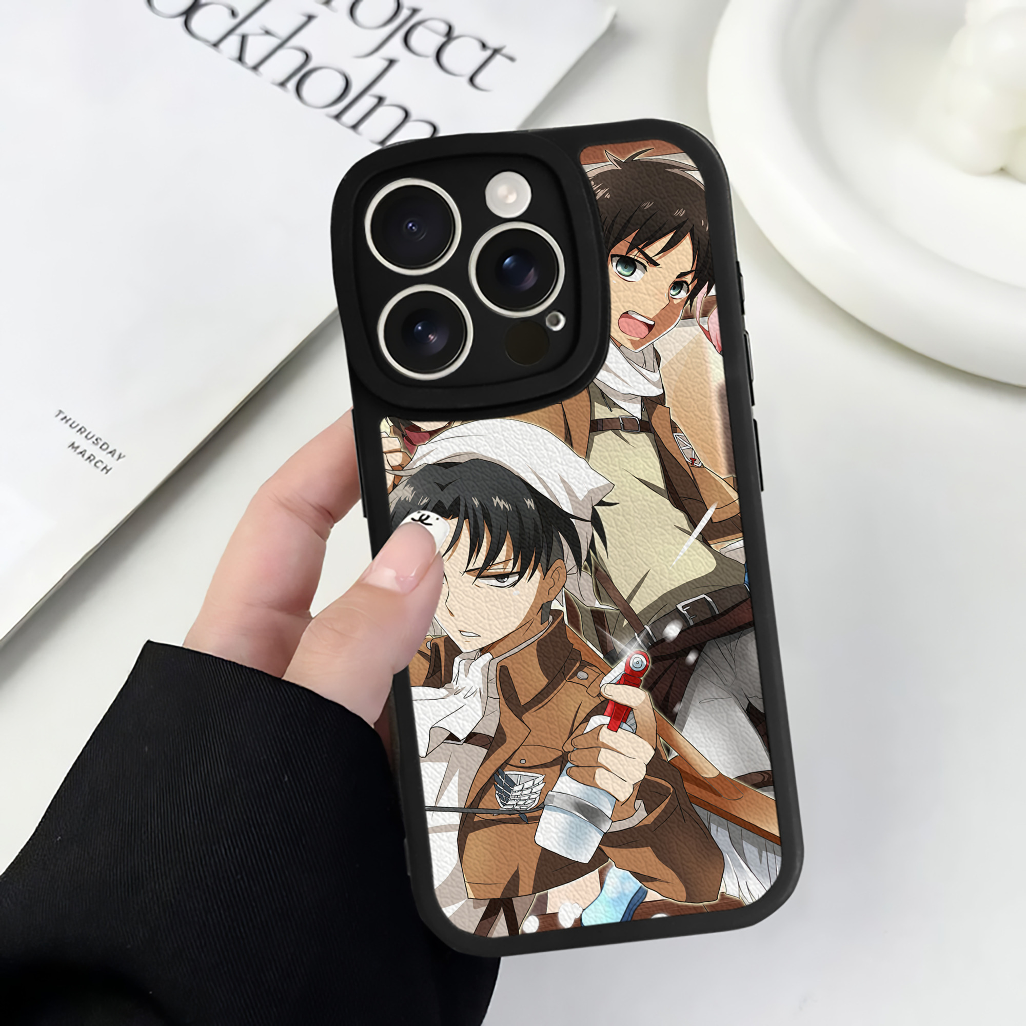 （画像用） 進撃の巨人 Attack on Titan 【iPhone 16シリーズ対応】シリコンスマホケース（レザー調） 材質：シリコン
